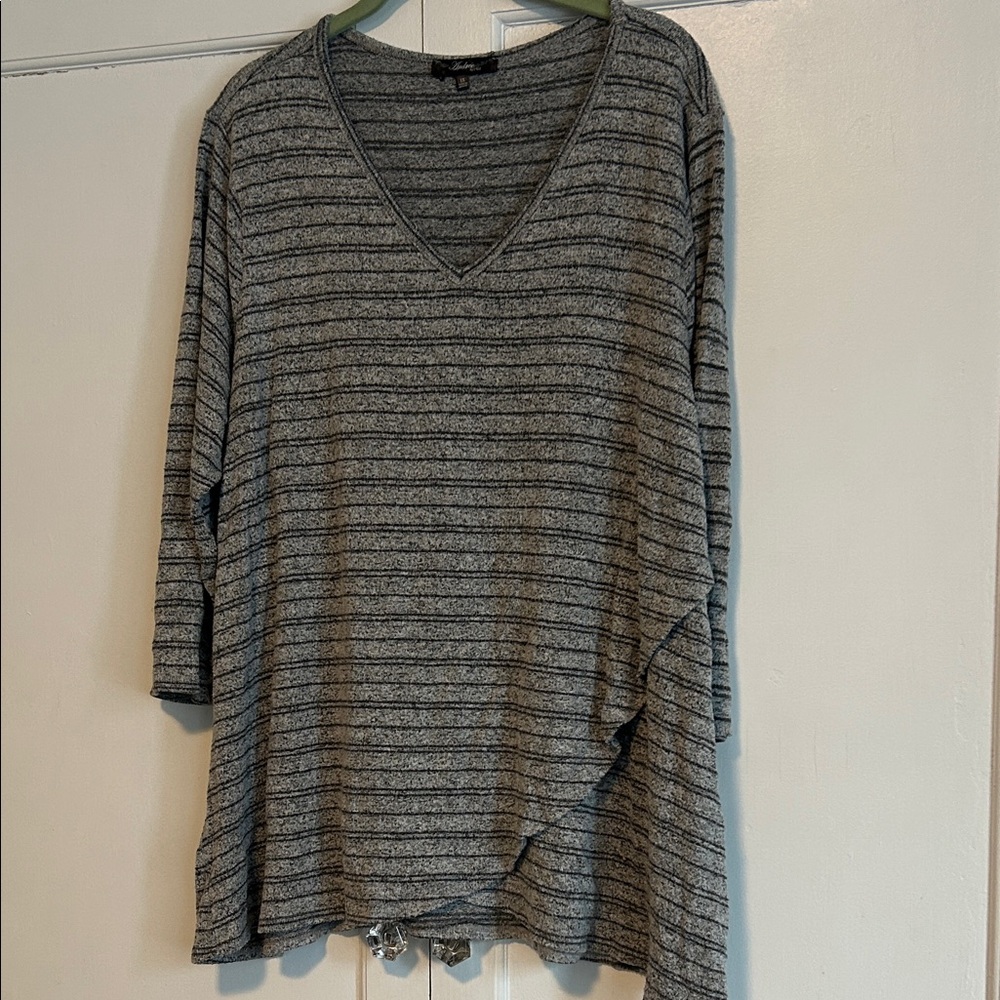 ANDREE BY UNIT Charcoal Striped Tunic Top